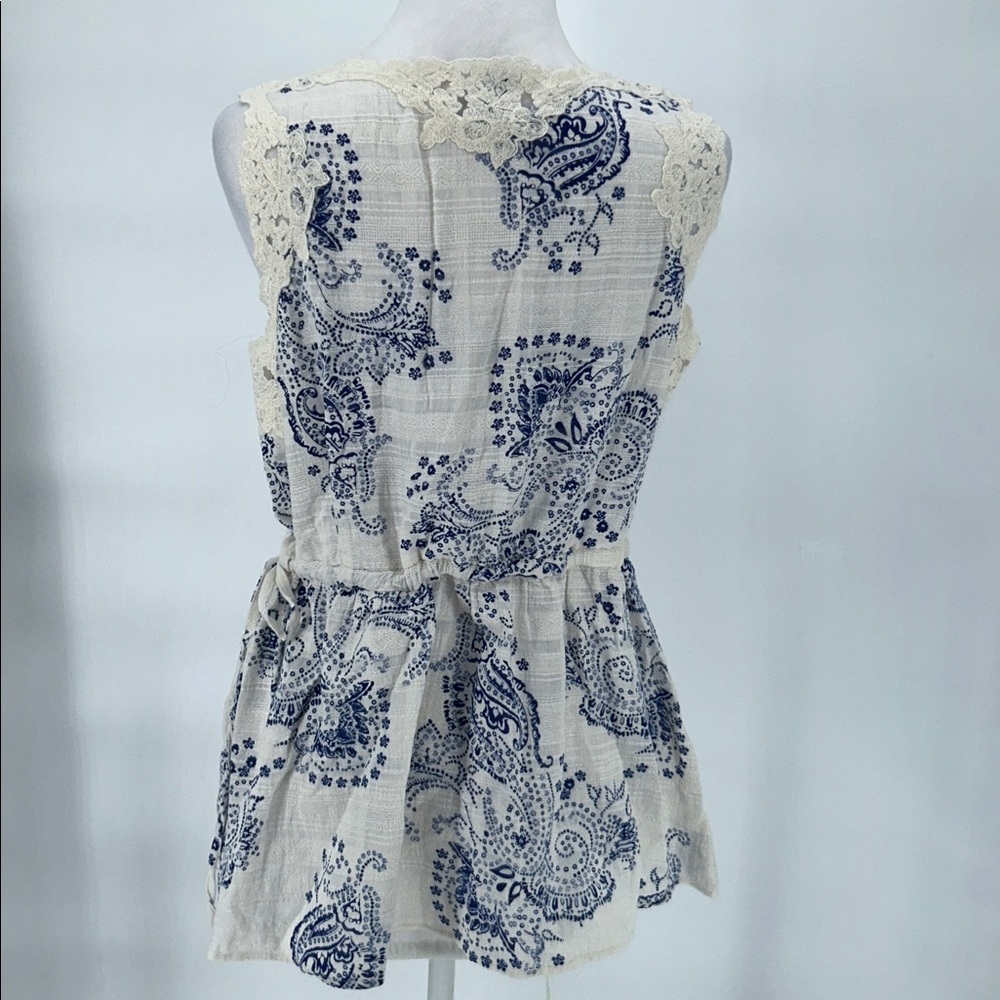 CABI Veranda Sleeveless Lace Trim Top With Drawstring Waist  Size Large - Picture 5 of 9